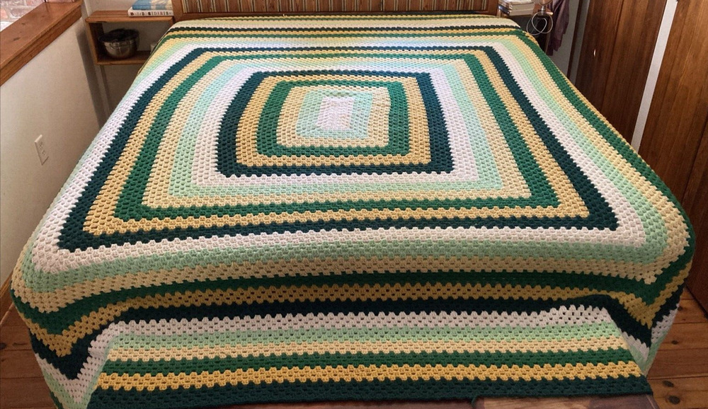 HUGE King Vtg Crochet Blanket Granny Throw Handmade Large Bed Cover Afghan Green